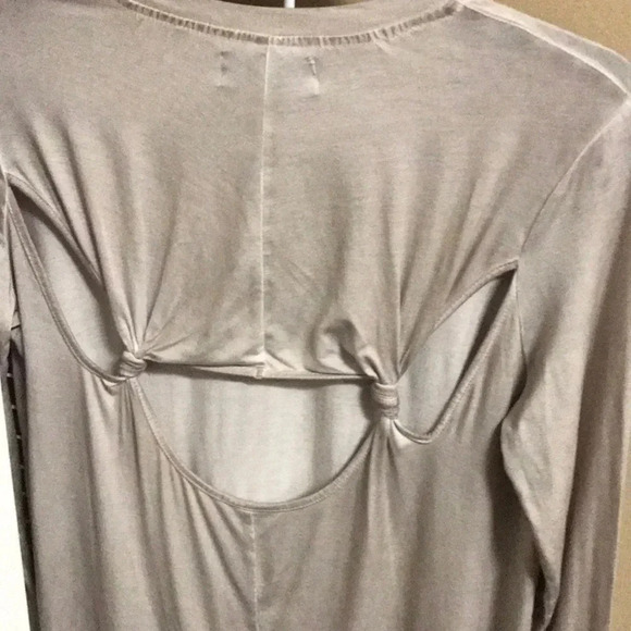 Mustard Seed Khaki Size Small Top with Back Knot Design New Without Tags - Picture 5 of 8